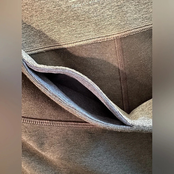 OUTDOOR VOICES 7/8 Springs Navy Colorblock Leggings LARGE - Picture 7 of 7